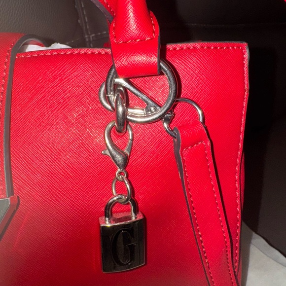 Guess purse - Picture 6 of 9